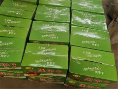 8月10日，商丘利菲爾特開(kāi)展高溫送清涼活動(dòng)